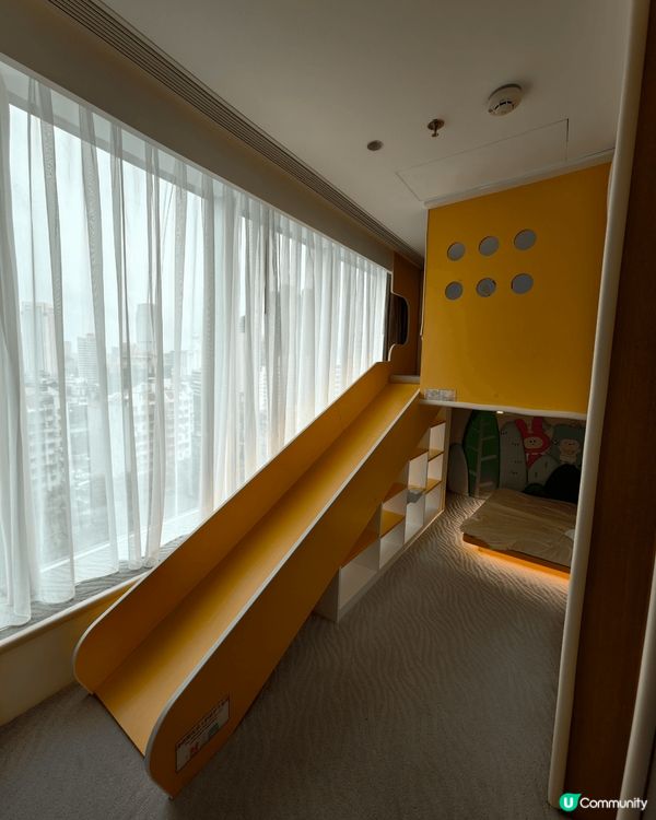 捉緊暑假的尾巴，小女兒準備返學之前，去了珠海入住假日皇冠酒店...