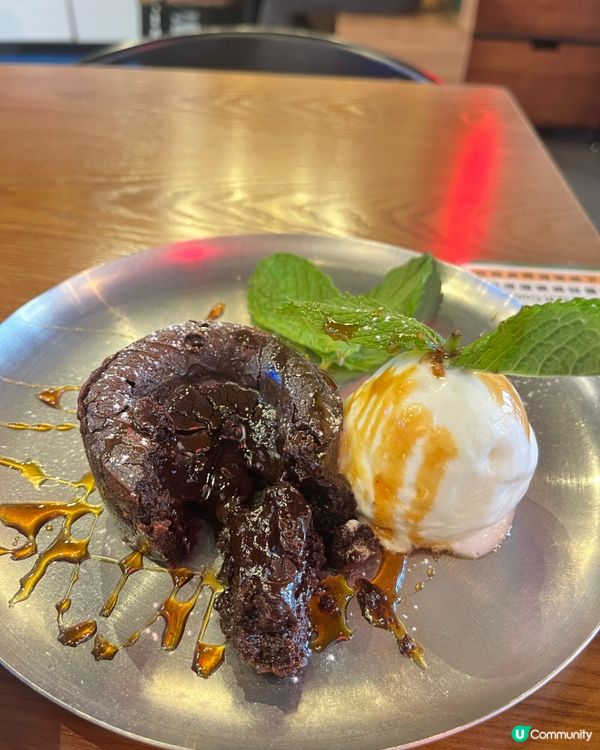 韓風塗鴉牆！pizza monster 薄餅🍕怪獸😋！