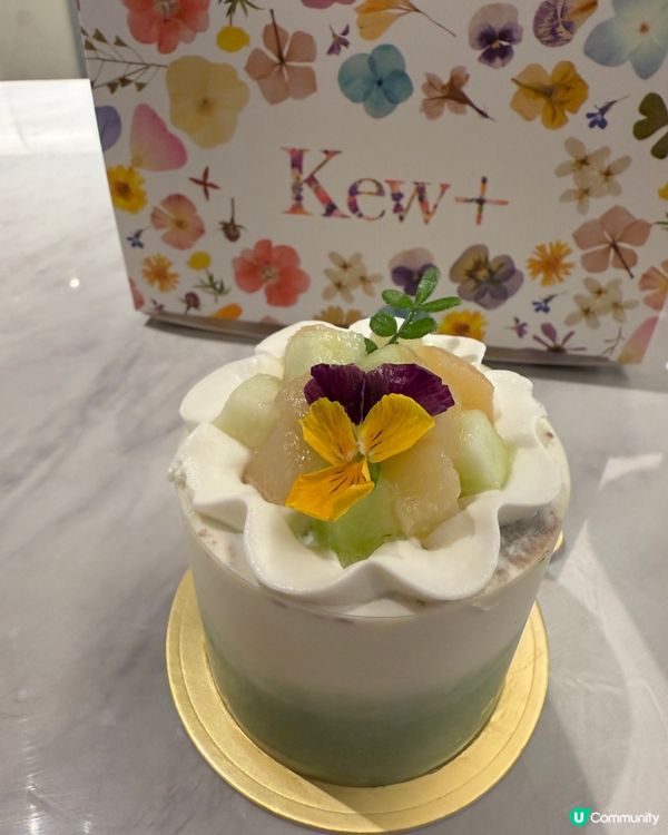 100分既蛋糕😋！蜜瓜白桃+香印提子🤤！