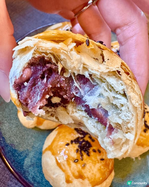 金桂豆沙酥實驗成功🫘✨本身想加埋咸蛋黃，但點知扑開個殼就發現...