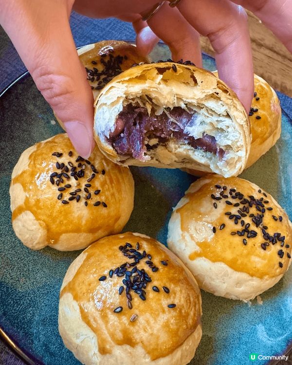 金桂豆沙酥實驗成功🫘✨本身想加埋咸蛋黃，但點知扑開個殼就發現...