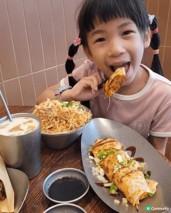 今次星期日同澄澄去咗旺角嘅豆公館😊，係間新派豆製品餐廳。佢哋...