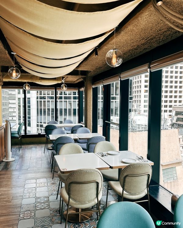 遠眺半山的西班牙餐廳