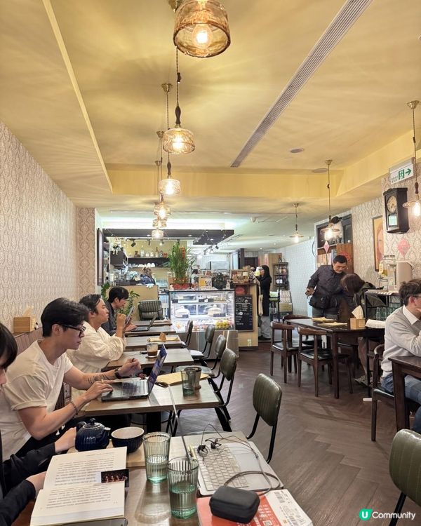 台北街角木係日式咖啡店