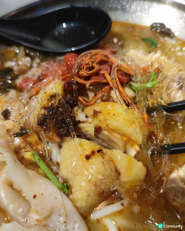 荔枝角老荔冰室：花膠雞米線麻麻哋🌶️🤔