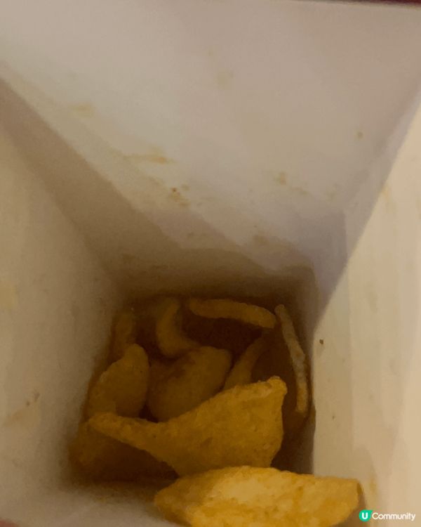 我地去咗Stay Bar嘅維港遊，真係一個全新嘅香港夜晚。🌃...