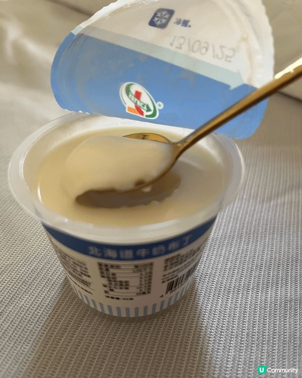 滑溜溜，柔滑順口，牛奶味超級濃郁，好似食緊牛奶咁。