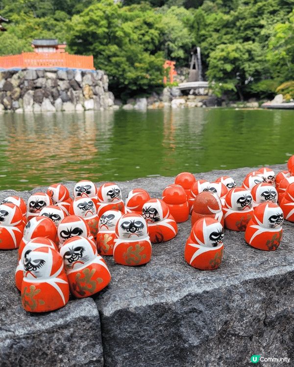 勝尾寺位於日本京都，是一個著名的佛教寺廟，以其眾多的達摩像而...