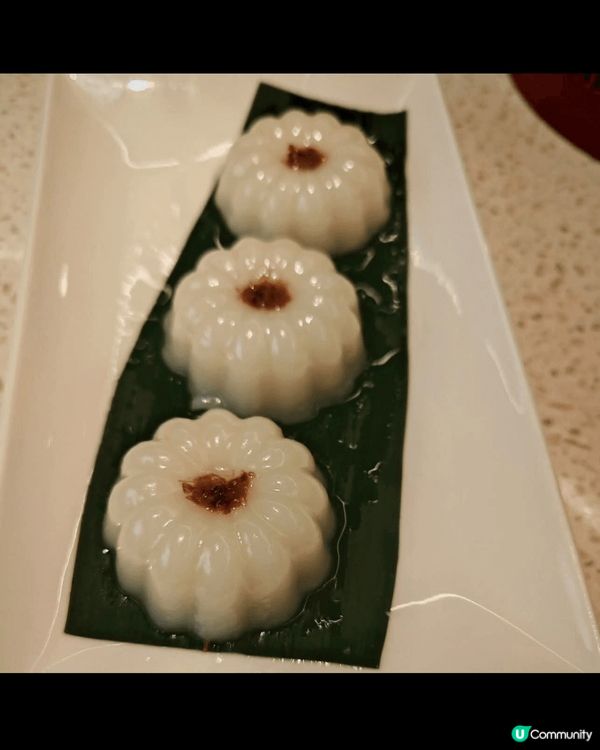 黑松露豆腐鍋巴係樂天皇朝嘅出品, 其實樂天皇朝除咗8式小籠包...