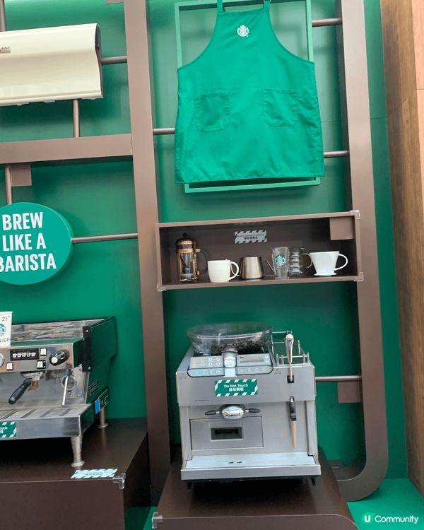 周末時我去了在太古城中心閑逛時發現有個展覽，是星巴克25週年...