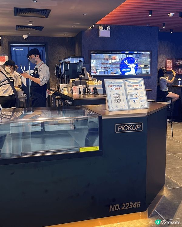 瑞幸開到黎深水埗啦，店內環境乾淨企理，新開張優惠第一杯飲品1...