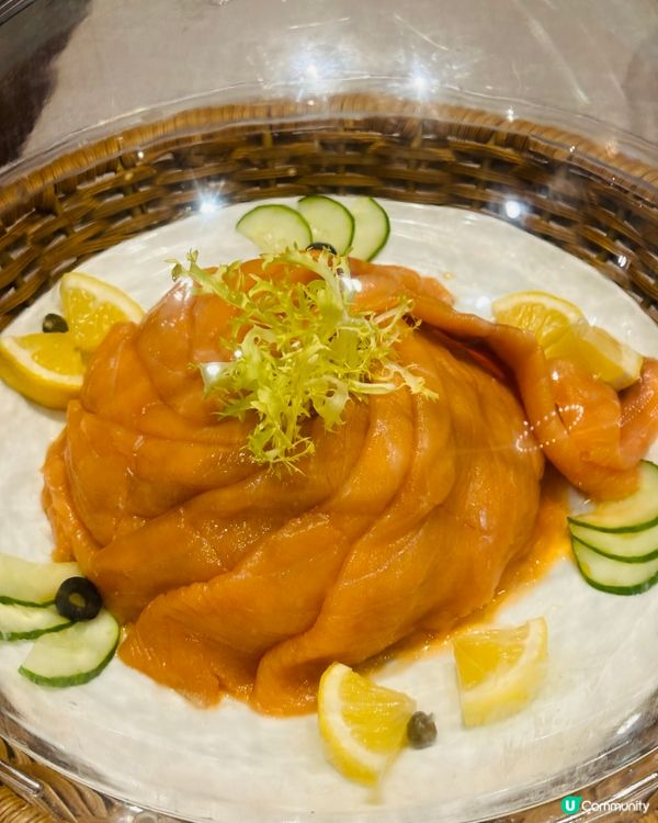 $118 嘆照燒鰻魚飯兼任食煙三文魚、凍蝦、沙律、甜品❤️ 