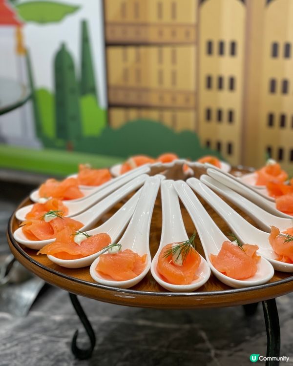 士多啤梨牆＋花果甜點＝視覺與味覺的雙重療癒