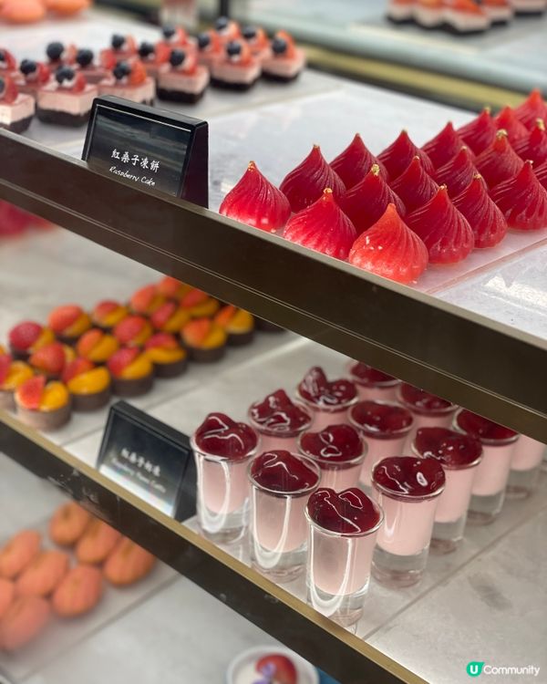 士多啤梨牆＋花果甜點＝視覺與味覺的雙重療癒