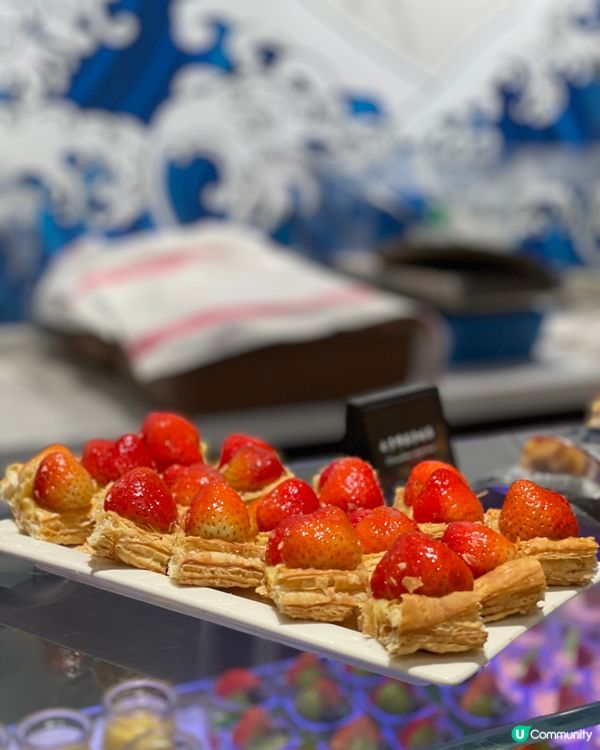 士多啤梨牆＋花果甜點＝視覺與味覺的雙重療癒