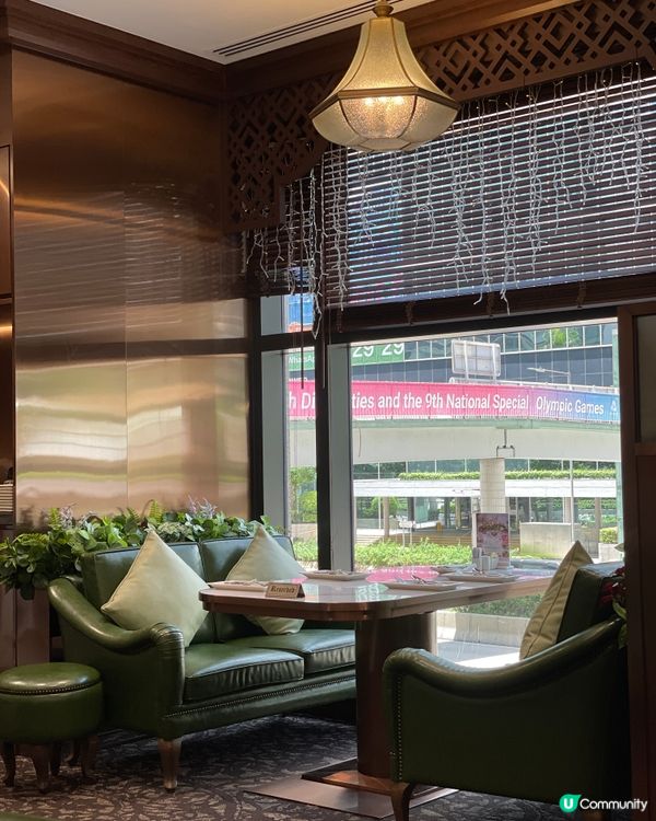 士多啤梨牆＋花果甜點＝視覺與味覺的雙重療癒