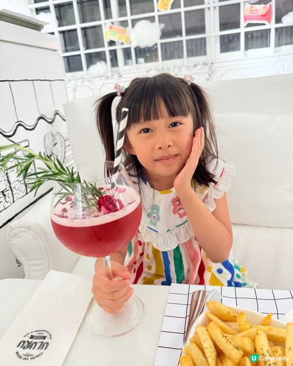 灣仔黑白二次元餐廳