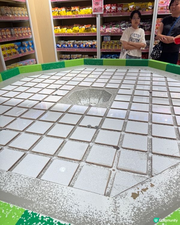 25,000尺零食天地 獨家零食卡通夾公仔機 大人細路都啱