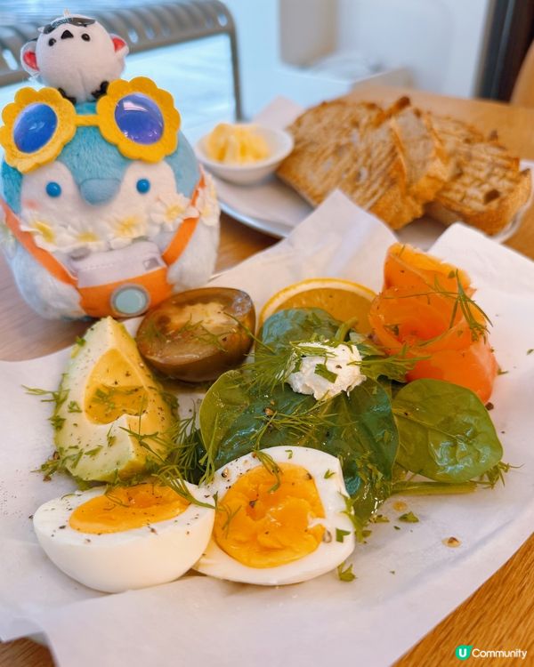 西營盤簡約小店🤤！煙三文魚超正！