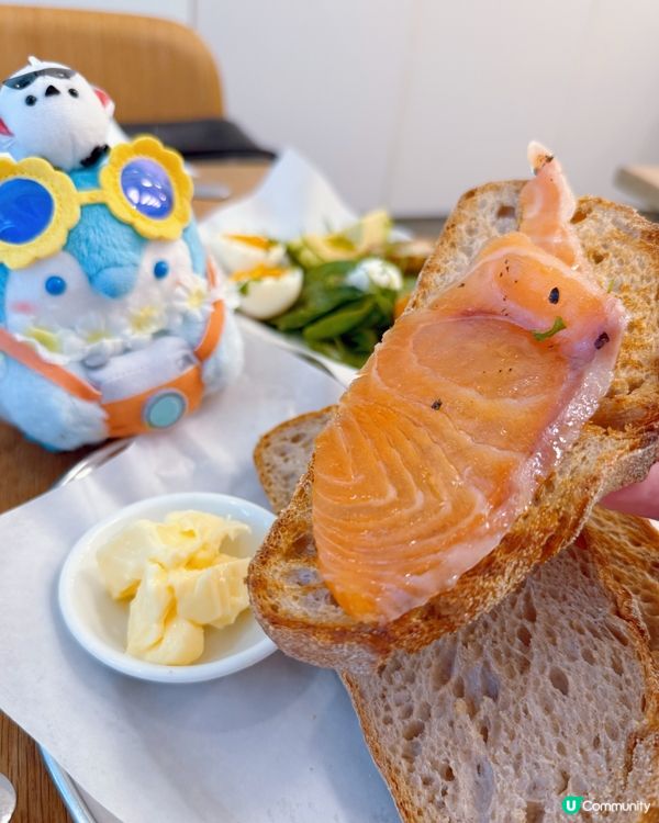 西營盤簡約小店🤤！煙三文魚超正！