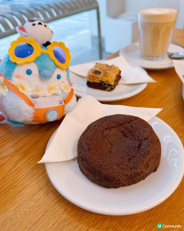 西營盤簡約小店🤤！煙三文魚超正！