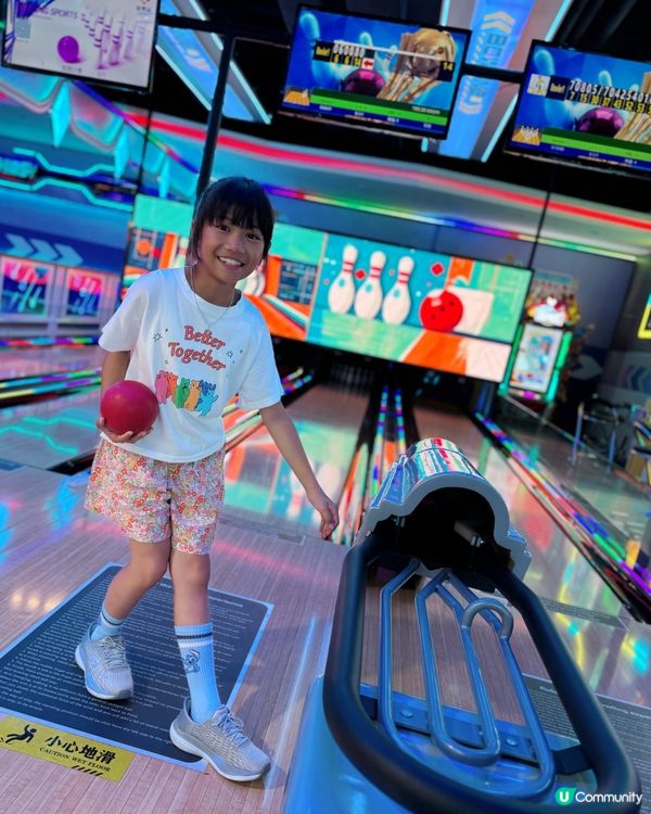 快樂嘅歡笑在附近 我哋齊齊來盡興