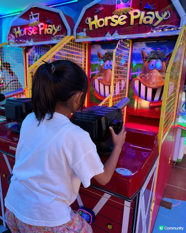 快樂嘅歡笑在附近 我哋齊齊來盡興