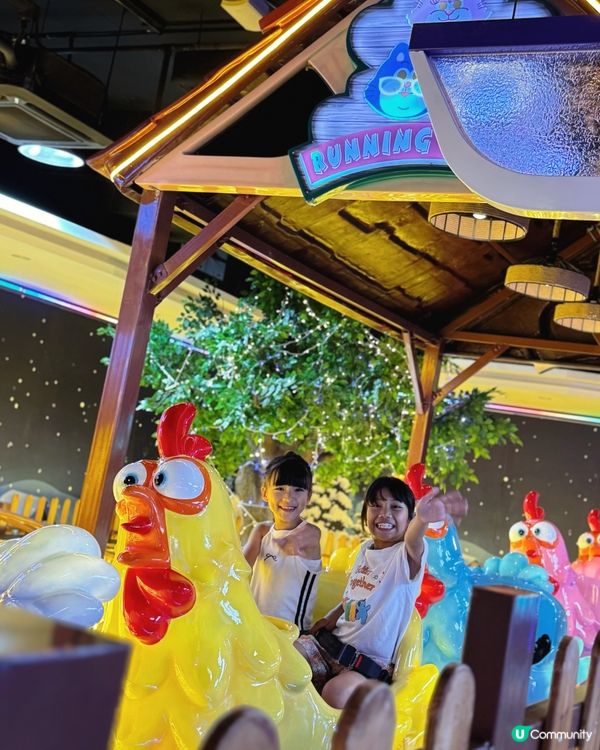 快樂嘅歡笑在附近 我哋齊齊來盡興