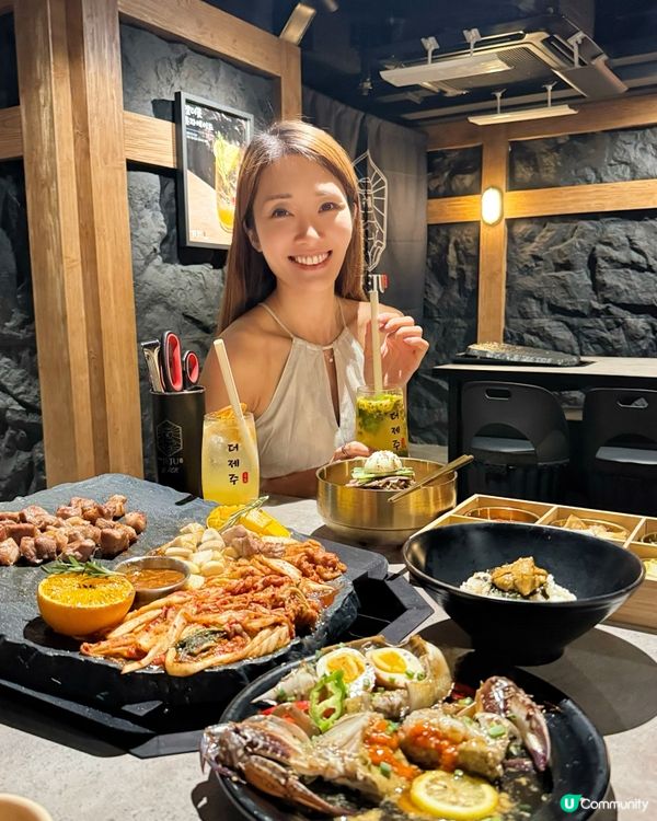 🔥火山石烤板 x 炙燒黑毛豬 ｜岩洞主題燒肉登陸中環