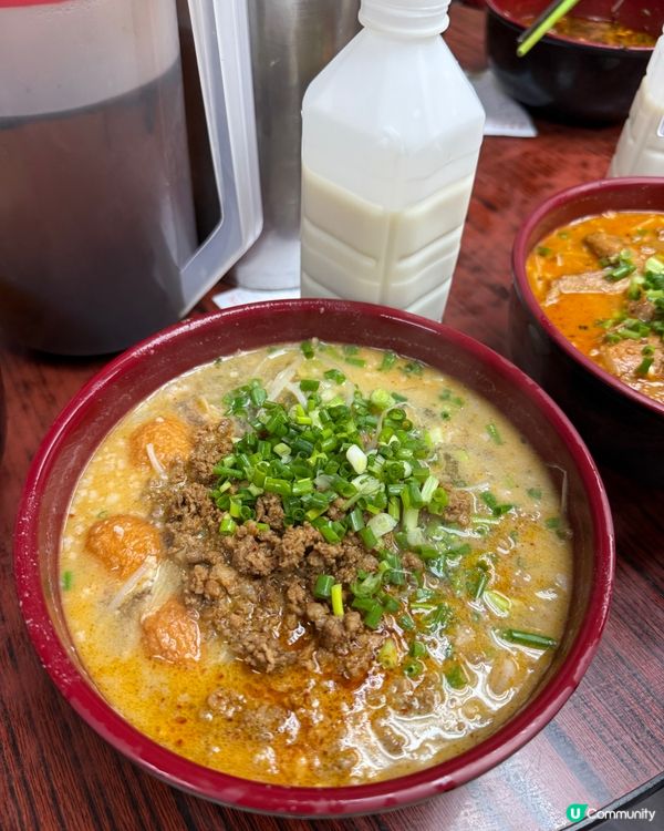 荃灣大排長龍嘅米線小店😽