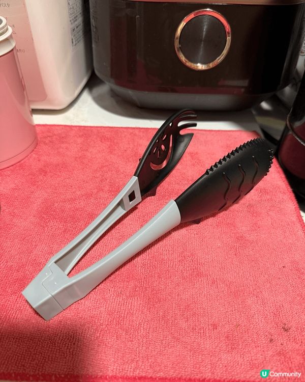 我想分享一個$12店買嘅性價比高廚房煮食用具好物，呢個係一個...