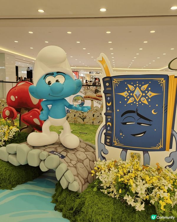 「藍精靈，十分勁！」路過LCX，原來正舉行藍精靈展覽，還有蓋...