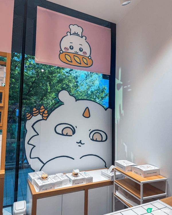 Chiikawa Bakery 吉伊卡哇主題麵包店！一進門，...