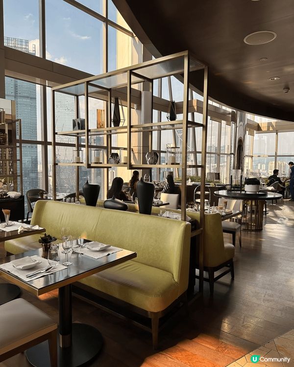 吉隆坡Grand Hyatt酒店THIRTY8餐廳位於38樓...