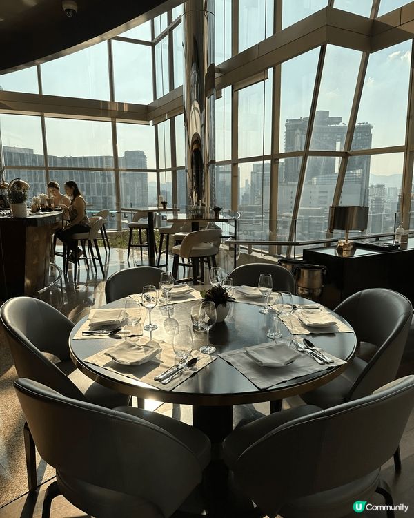 吉隆坡Grand Hyatt酒店THIRTY8餐廳位於38樓...