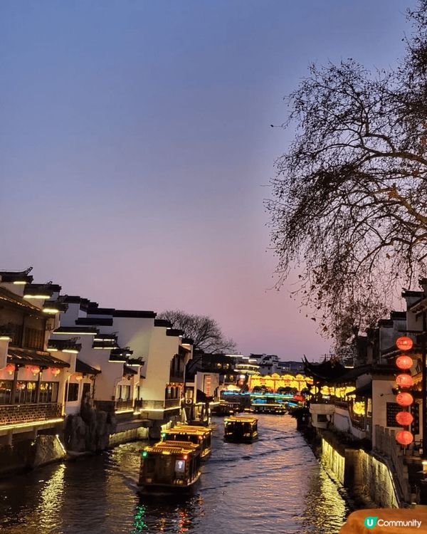 台灣大稻埕碼頭廣場氣氛比疫情前更好， 揚州的秦淮河夜景十年與...