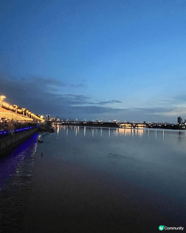 台灣大稻埕碼頭廣場氣氛比疫情前更好， 揚州的秦淮河夜景十年與...