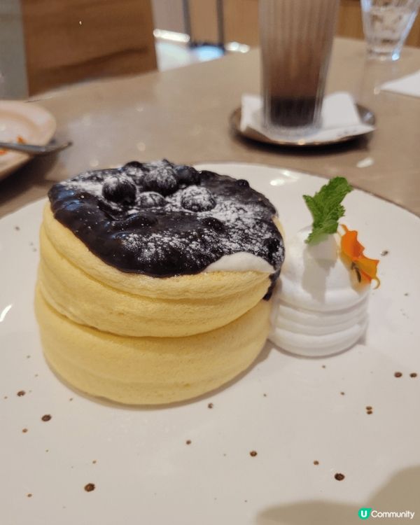 今次同屋企人撞正一齊放假，難得放假， 去咗美孚嘅PHI co...