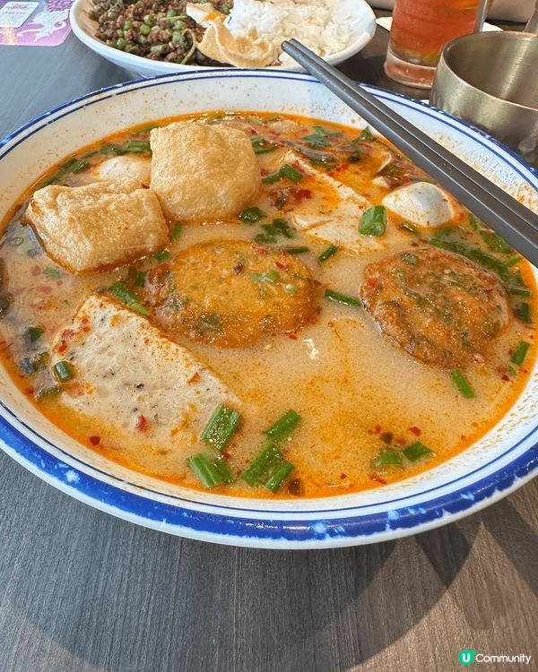 一間味道好好既泰國菜 個冬陰功湯底一流 酸辣味都好適中 重有...