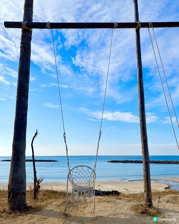 福岡的海上鳥居是非常獨特且寧靜的景點，這個鳥居並非孤立在海中...