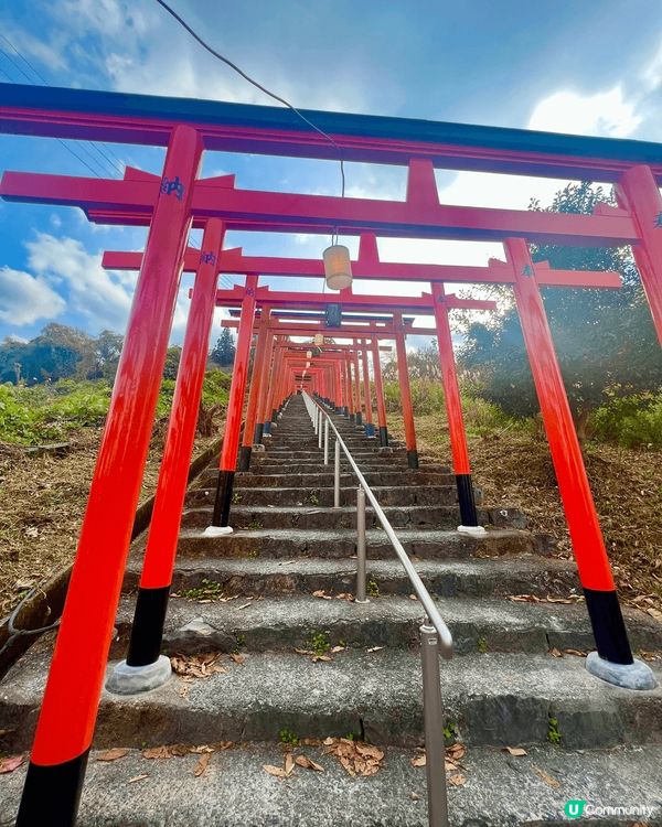 福岡的海上鳥居是非常獨特且寧靜的景點，這個鳥居並非孤立在海中...