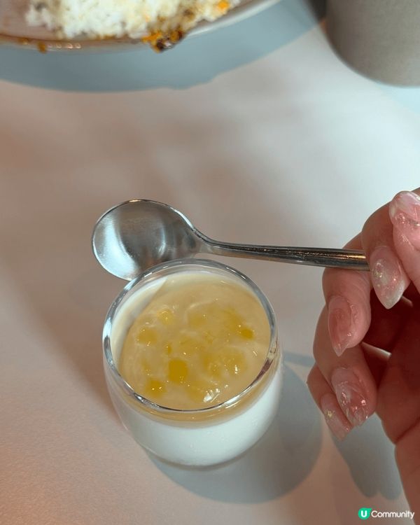 慶祝中秋節飯去了位於啟德Sogo高層的Unme，環境寬敞明亮...