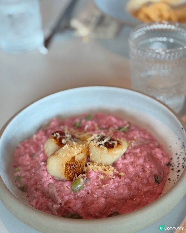 慶祝中秋節飯去了位於啟德Sogo高層的Unme，環境寬敞明亮...