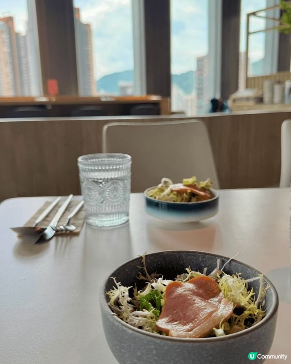 慶祝中秋節飯去了位於啟德Sogo高層的Unme，環境寬敞明亮...