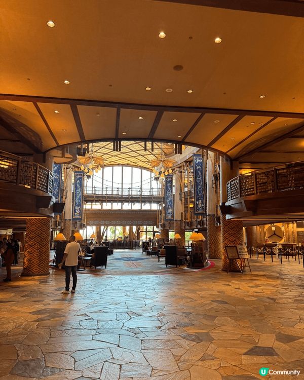 今日帶媽咪去做港女，佢一個我哋好少會去嘅地方，就係迪士尼啦🤣...