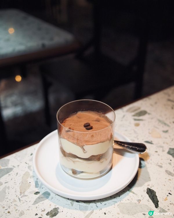 電梯底下嘅隱藏復古𝒄𝒂𝒇𝒆！