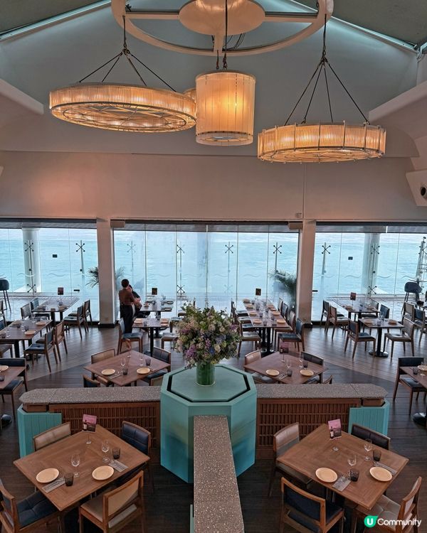 假日海景嘆世界！🌊🍽️ 270度維港靚景！