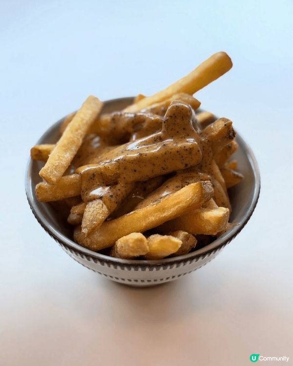 最近去試咗呢間新派西餐廳，環境好舒服，光線充足，仲有靚靚嘅擺...