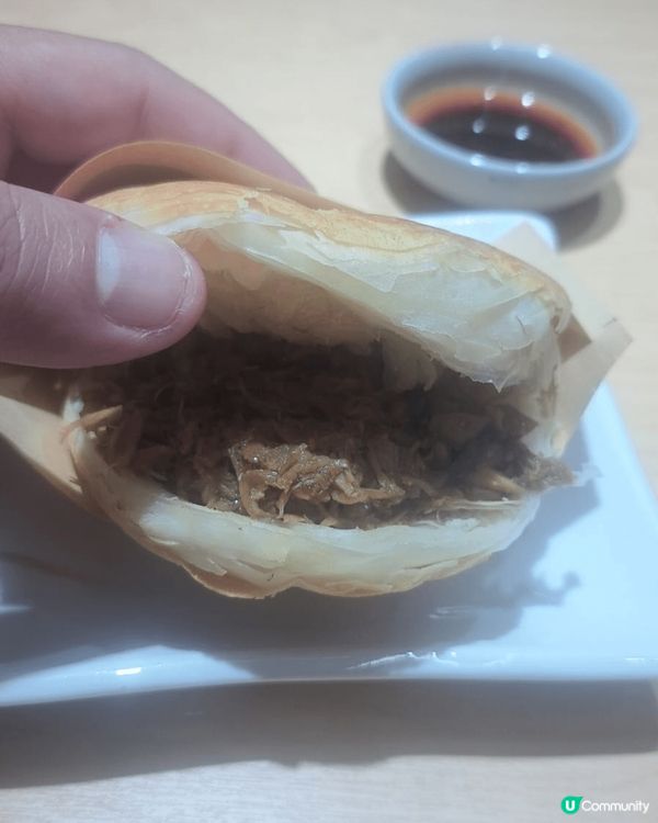 九龍城廣場新開嘅~臻享大師兄，肉夾膜外脆內嫩，肉質鮮甜，食落...