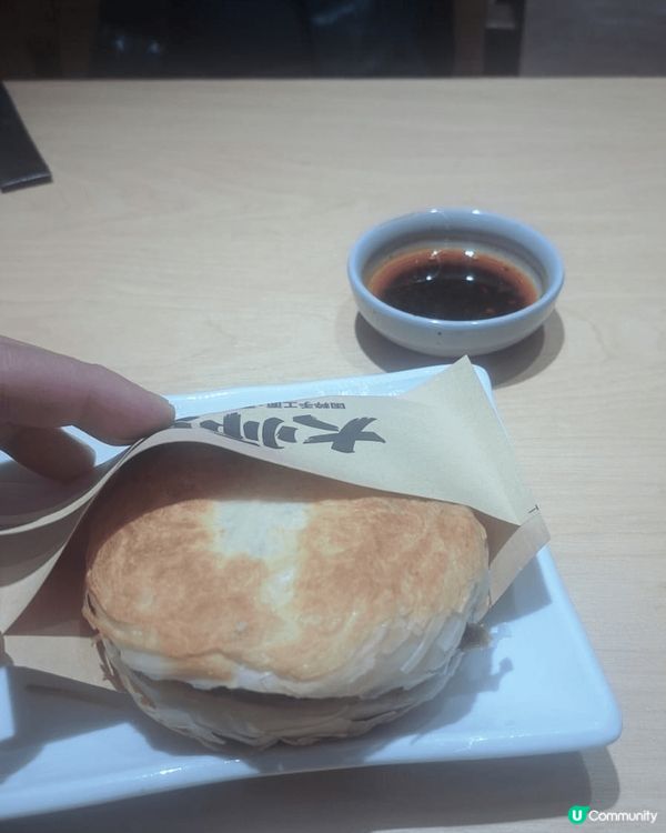 九龍城廣場新開嘅~臻享大師兄，肉夾膜外脆內嫩，肉質鮮甜，食落...